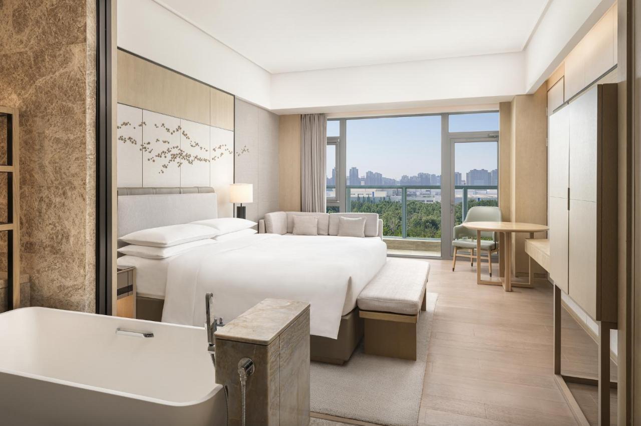 Yantai Marriott Hotel Bagian luar foto