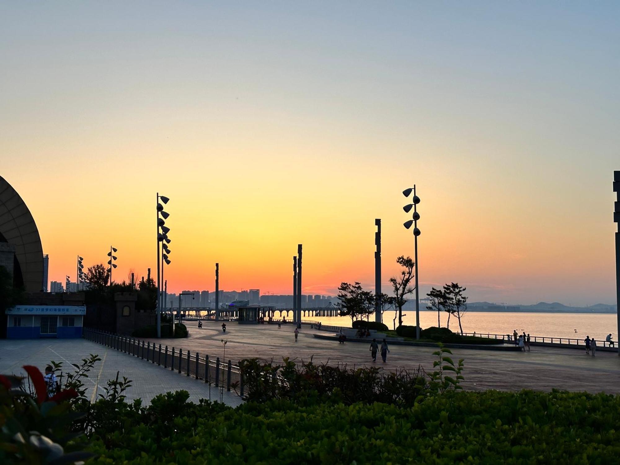 Yantai Marriott Hotel Bagian luar foto