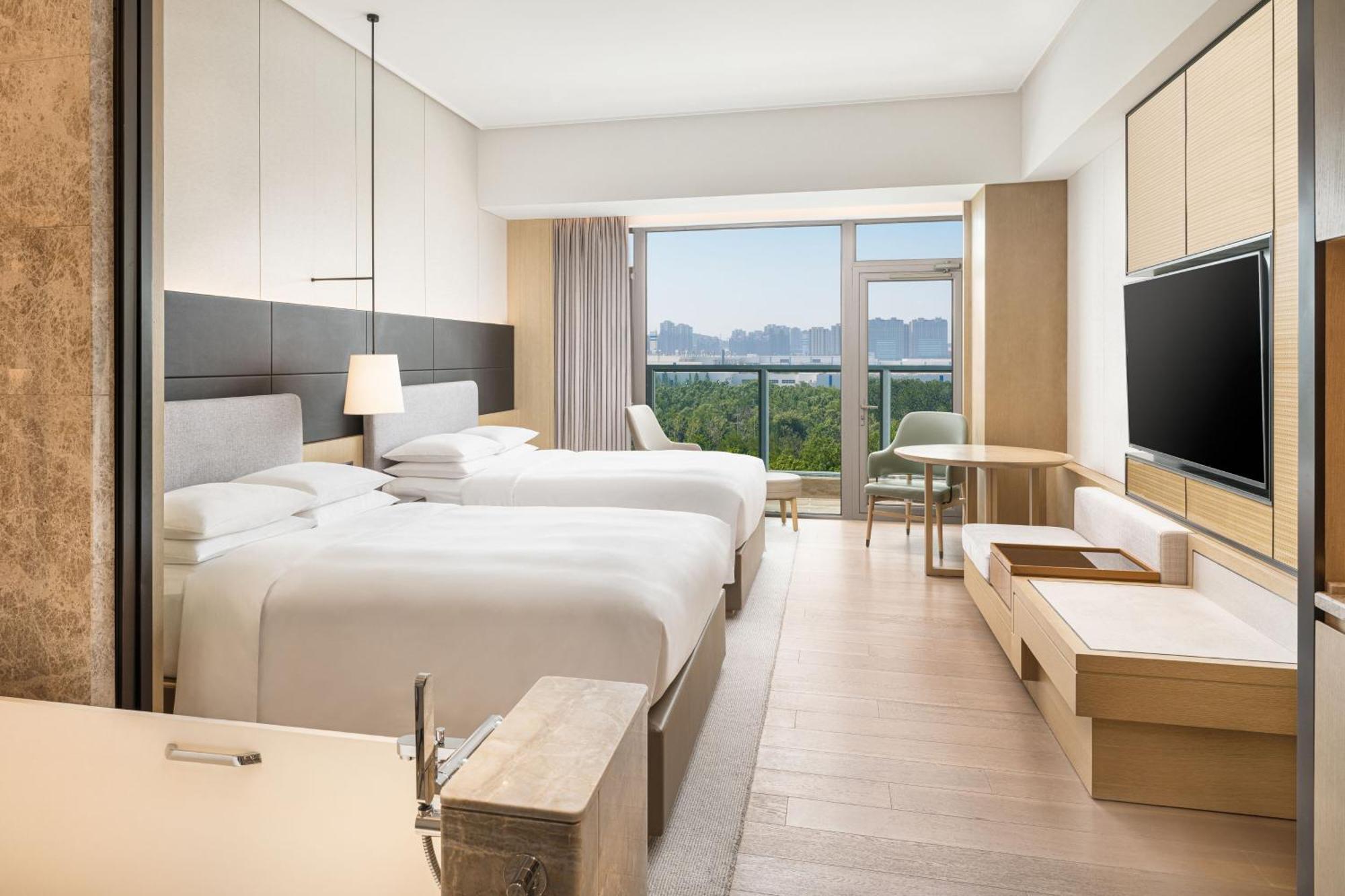 Yantai Marriott Hotel Bagian luar foto