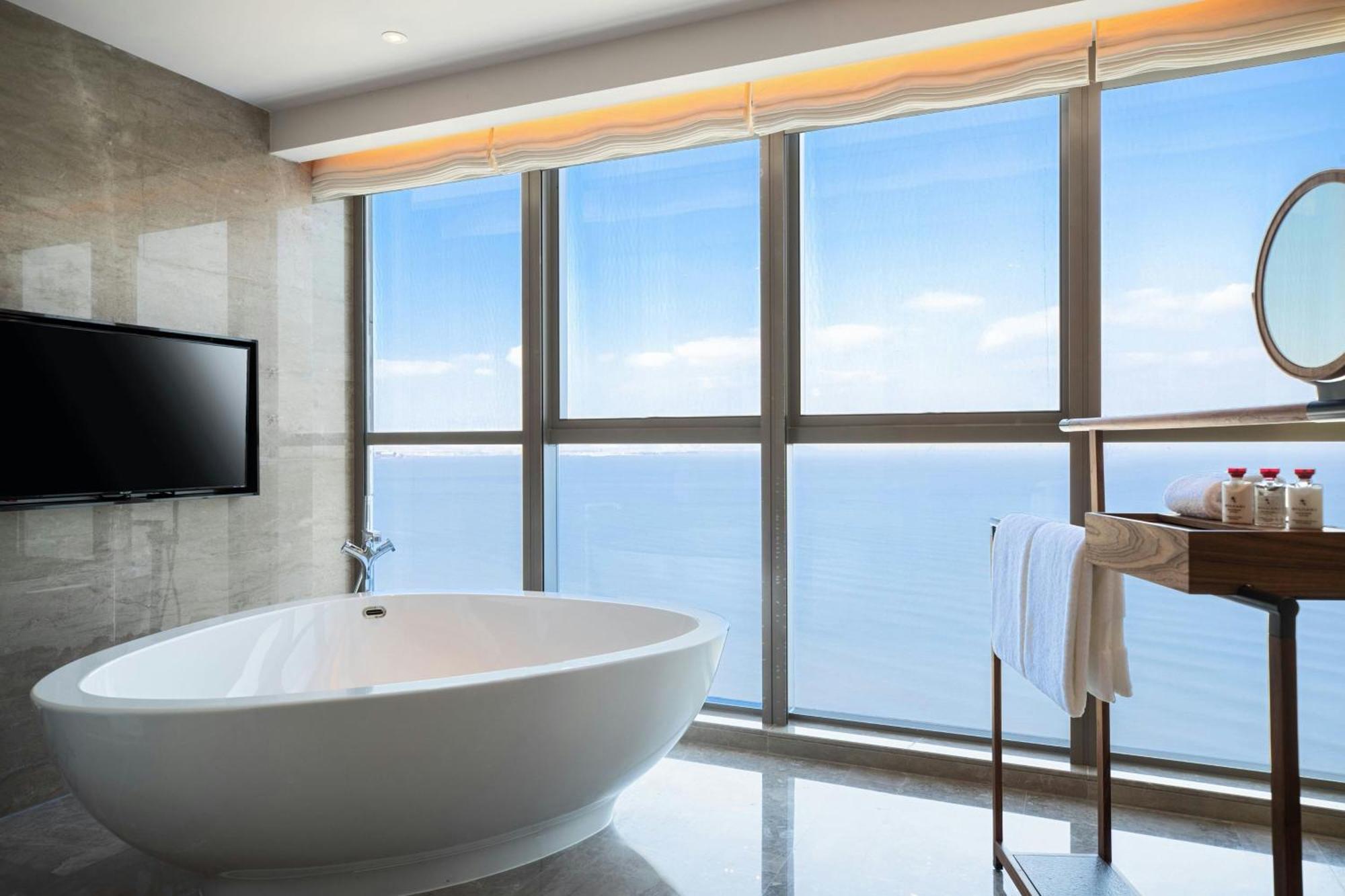 Yantai Marriott Hotel Bagian luar foto